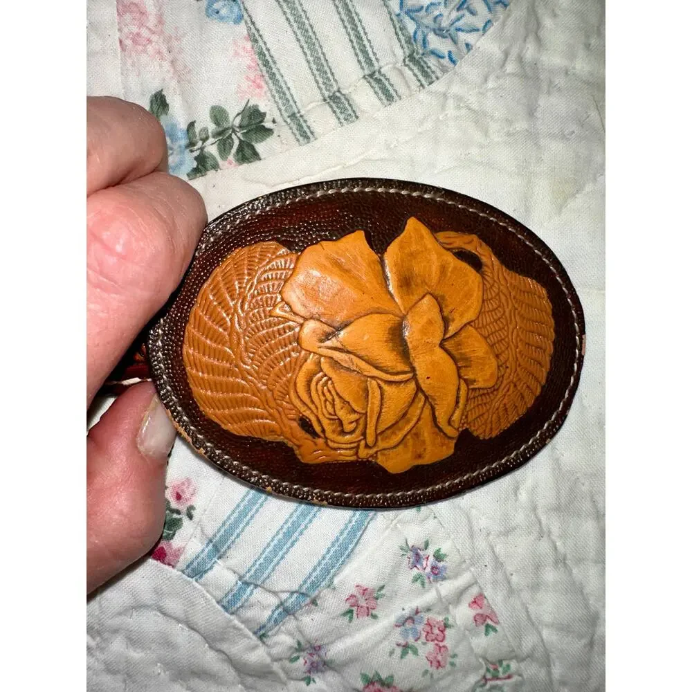 VINTAGE UNWORN TONY LAMA COMONCHERO TOOLED LEATHER WESTERN BELT & BUCKLE UNISEX